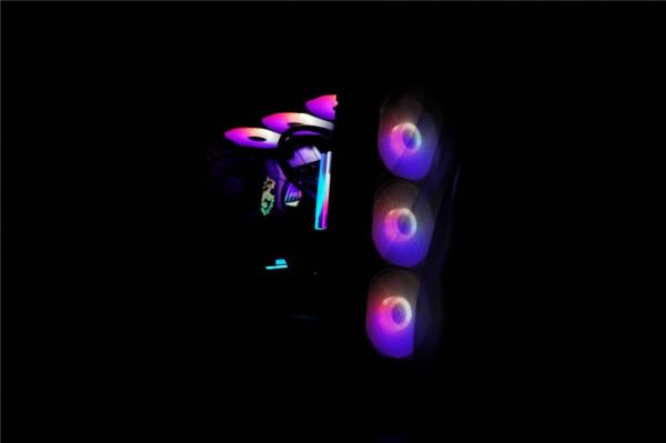 無限映象,靜音水泵,這次的威剛XPG 霜盾ARGB360水冷玩的有點嗨 無限映象,靜音水泵,這次的威剛XPG 霜盾ARGB360水冷玩的有點嗨