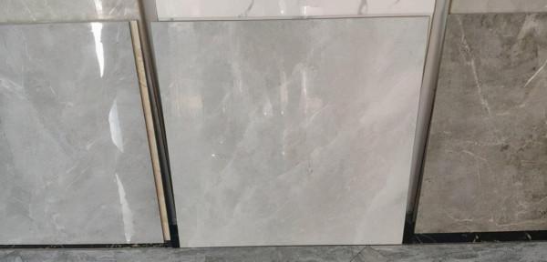 以前不懂，瓷磚一塊100多；其實裝修買瓷磚最好別超“70”