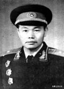 他生於河北，15歲剛參軍就是連級幹部，曾救助開國上將的女兒