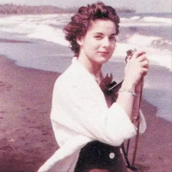 美國第一女間諜,情迷古巴國父,為南美總統生女,退休嫁給地產商 美國第一女間諜,情迷古巴國父,為南美總統生女,退休嫁給地產商