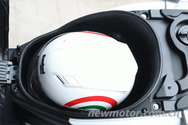 據說這是萬元內的都市型踏板典範?豪爵UCR125 據說這是萬元內的都市型踏板典範?豪爵UCR125