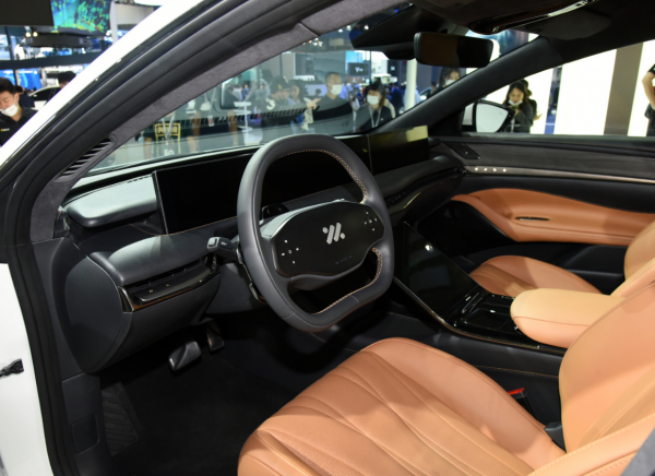 智己汽車排隊下線,阿里和上汽撐腰,上來就超40萬比極氪還高調 智己汽車排隊下線,阿里和上汽撐腰,上來就超40萬比極氪還高調