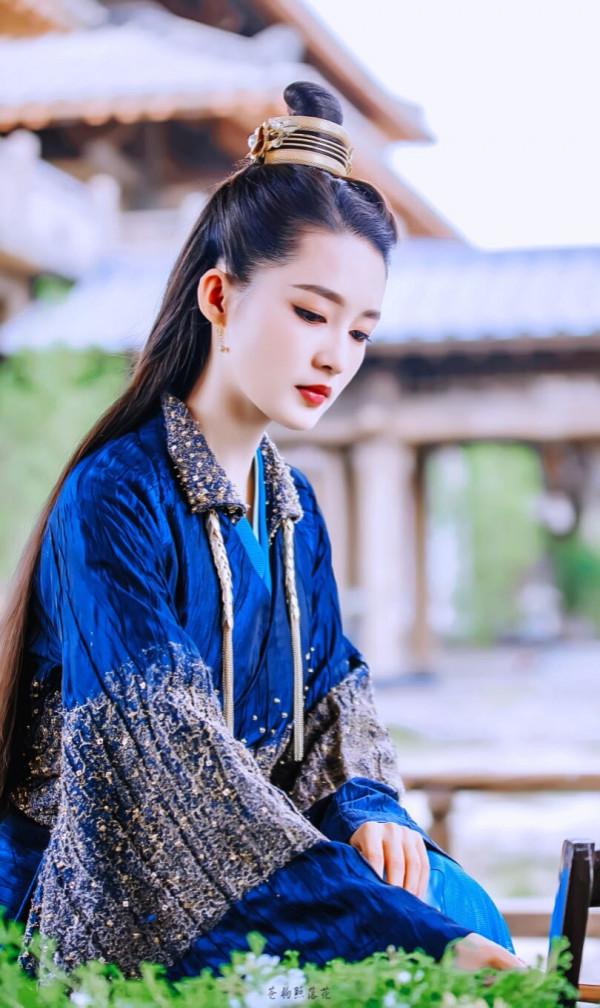 李沁 1990年出生於江蘇省 中國內地影視女演員