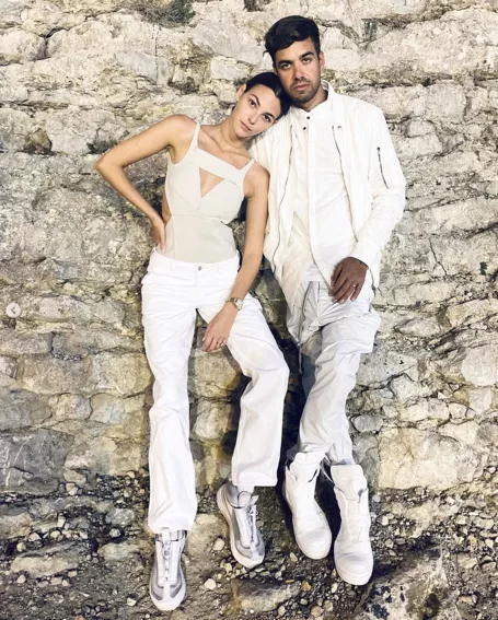 老佛爺離世前“最後一位靈感繆斯”：這是人類可以擁有的美貌嗎？