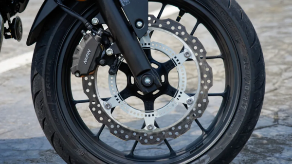 國產化,但依然很本田-CB400X靜態測評 國產化,但依然很本田-CB400X靜態測評