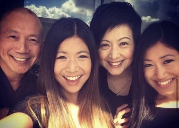 廖啟智病逝半年,妻子陳敏兒走出喪夫陰霾,露出笑臉與好友聚會 廖啟智病逝半年,妻子陳敏兒走出喪夫陰霾,露出笑臉與好友聚會