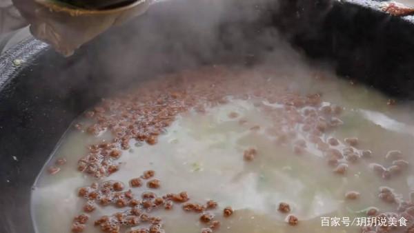 山東夫妻賣良心食品，8元一人38道菜隨便吃，食客直呼便宜求漲價