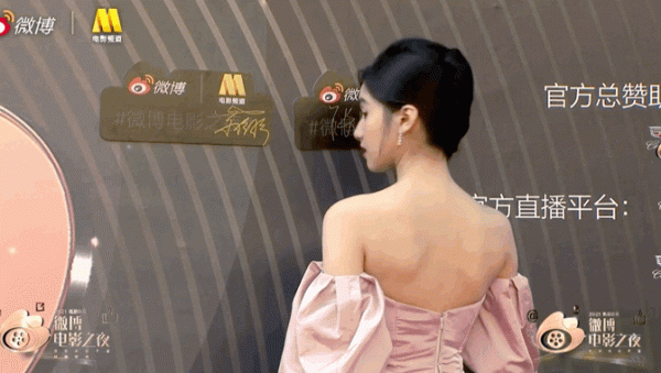 周也清冷，王楚然大氣，這屆小花終於有了辨識度 | 年終總結系列