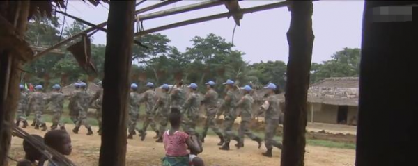 有種速度叫中國速度,非洲人60天都修不好的橋,中國人只用一天就搞定 有種速度叫中國速度,非洲人60天都修不好的橋,中國人只用一天就搞定