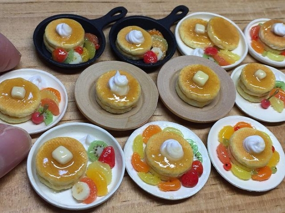 迷你超豪華！袖珍美食模型：指尖上的料理挑動味蕾