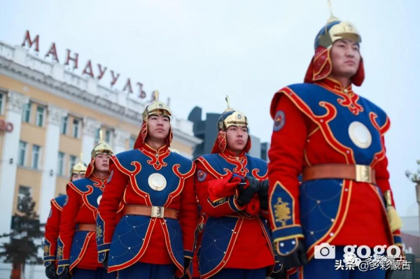 新年第一天蒙古國舉行隆重的升國旗儀式