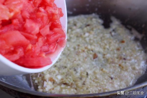 西紅柿炒鵪鶉蛋，不能直接下鍋炒！大廚教您一招，鵪鶉蛋入味鮮美