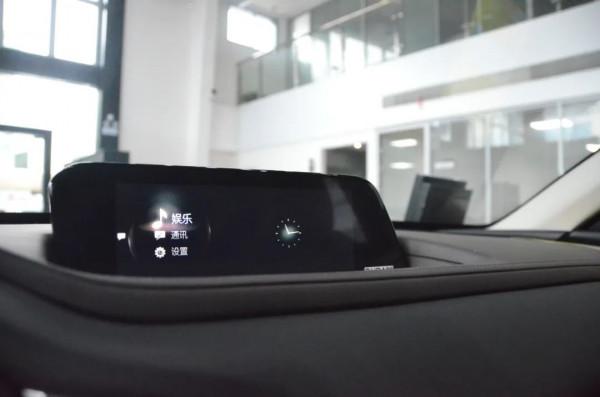 007探店：配置升級 還是運動範 到店實拍長安馬自達2021款CX-30