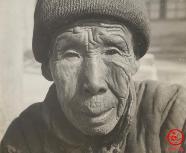 老照片:太監出宮後不被社會接納,躲在古廟裡度過人生最後的時光 老照片:太監出宮後不被社會接納,躲在古廟裡度過人生最後的時光