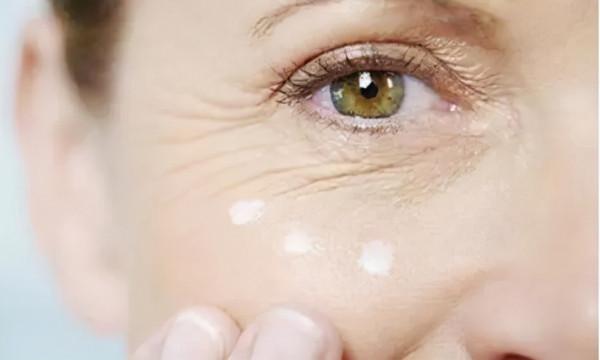 30多歲的女人長皺紋不用慌，用這幾個小妙招！皺紋還會爬上臉？