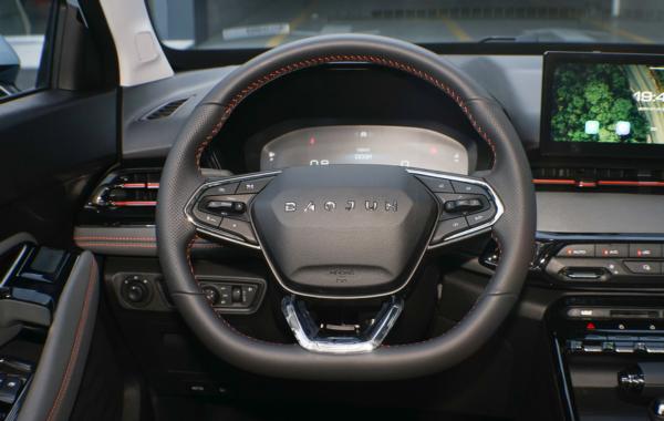 詳解RS-3,除了便宜、靠譜外,空間也是一大亮點,與年輕人很配 詳解RS-3,除了便宜、靠譜外,空間也是一大亮點,與年輕人很配