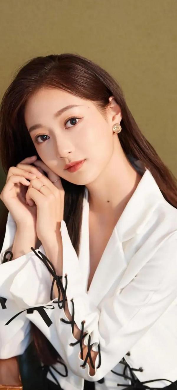 馮琳，主持界的新星