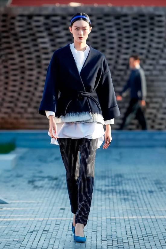 “凌龍×度兮”秋冬時裝釋出會亮相北京隆福文化中心 “凌龍×度兮”秋冬時裝釋出會亮相北京隆福文化中心