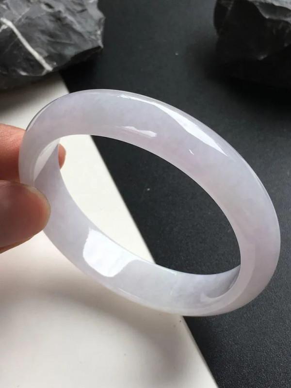 圓鐲更加廢料嗎？看看貴妃鐲和圓鐲的區別有哪些？