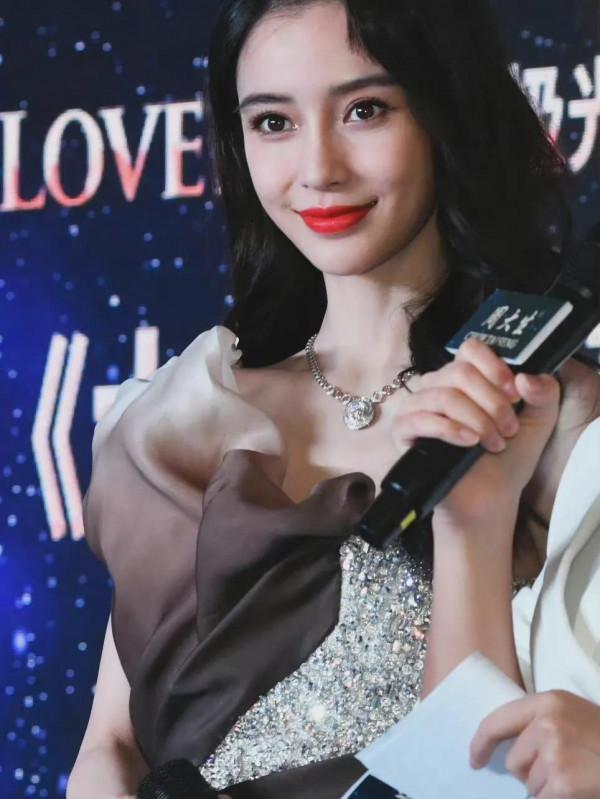 女星紅毯生圖只服Angelababy,叫她“紅毯殺手”不為過吧? 女星紅毯生圖只服Angelababy,叫她“紅毯殺手”不為過吧?