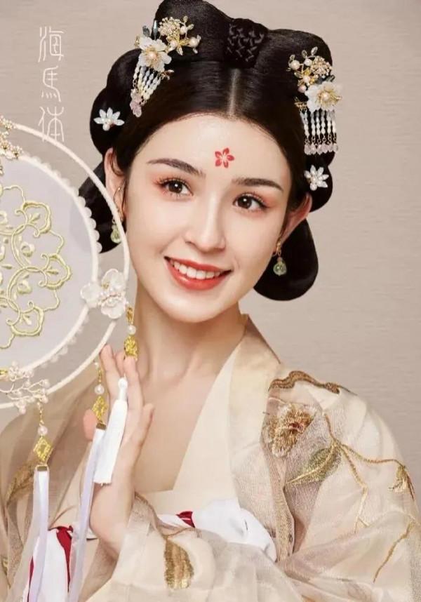 「哈尼克孜」祥光萬里畫依依