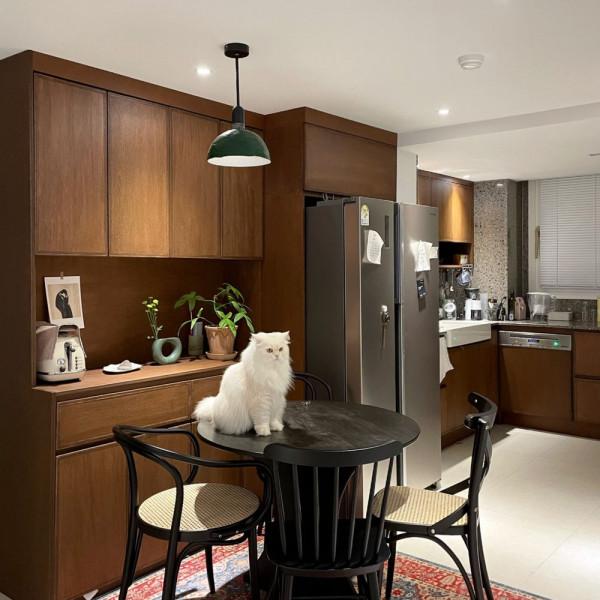 買套房子啥也不用操心，原業主裝修好轉手賣了，簡潔明亮拎包入住