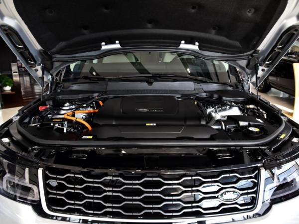 油耗降到2.7L，豪華進口大尺寸SUV，帶你看路虎攬勝運動版新能源