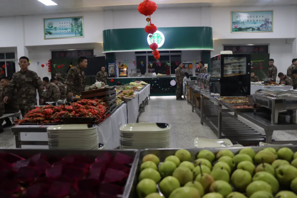 軍營春節“自助餐”,香! 軍營春節“自助餐”,香!