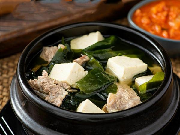 霜降之後記得給家人吃10種“長壽食物”,一口下去滿滿的都是營養 霜降之後記得給家人吃10種“長壽食物”,一口下去滿滿的都是營養