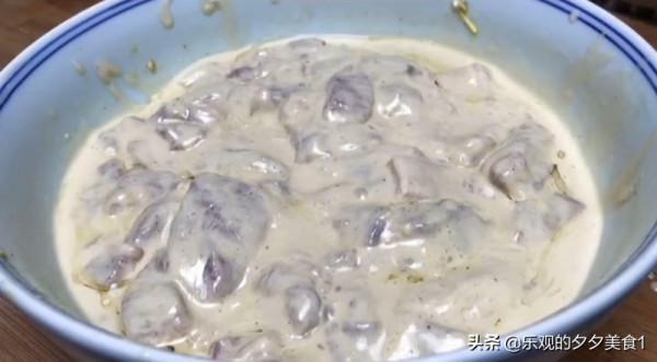 炸酥肉該用澱粉,還是麵粉?用對了炸的酥肉酥脆,且不會回軟 炸酥肉該用澱粉,還是麵粉?用對了炸的酥肉酥脆,且不會回軟