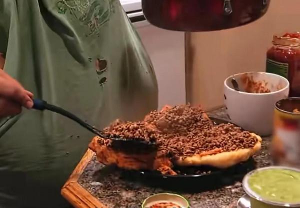 男子體重超標，一條腿重達500斤，透過訓練一個月減重200斤