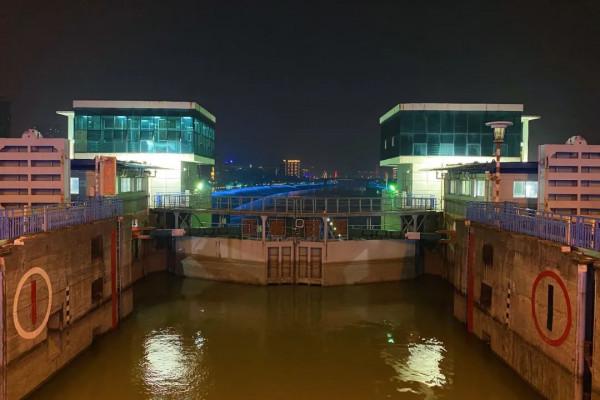 宜昌旅行最不容錯過:夜遊長江,翻越葛洲壩,現實版的水漲船高 宜昌旅行最不容錯過:夜遊長江,翻越葛洲壩,現實版的水漲船高