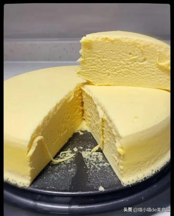 蒸酸奶蛋糕，4個雞蛋，一碗麵粉，教你在家做最近超火的蛋糕