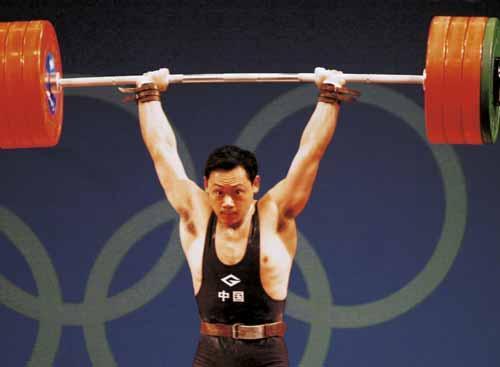 世界舉重冠軍佔旭剛：19歲進入國家隊，2004年退役後娶空姐為妻