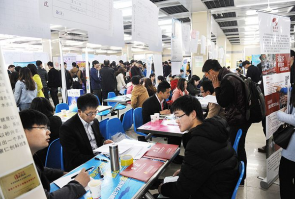 畢業工作後才知道，校招和社招區別這麼大，後悔沒聽輔導員的話