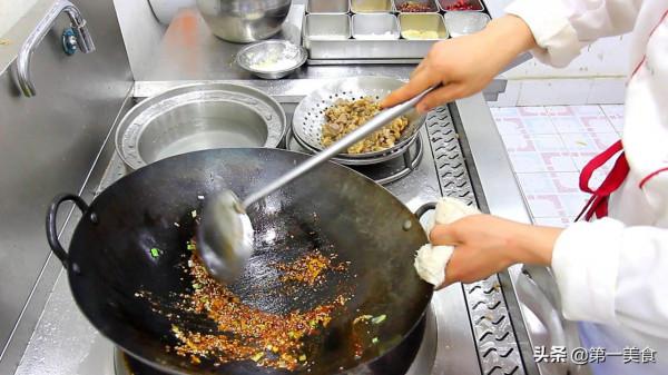 廚師長分享孜然羊肉做法,不用嫩肉粉,羊肉照樣滑嫩入味 廚師長分享孜然羊肉做法,不用嫩肉粉,羊肉照樣滑嫩入味