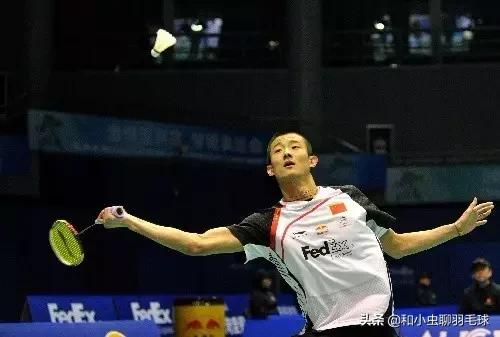 打羽毛球,對於身後球應該怎樣處理才不被動? 打羽毛球,對於身後球應該怎樣處理才不被動?