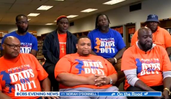 美國學校打架頻發,爸爸們坐不住了:學校管不了我們管!​​​ 美國學校打架頻發,爸爸們坐不住了:學校管不了我們管!​​​