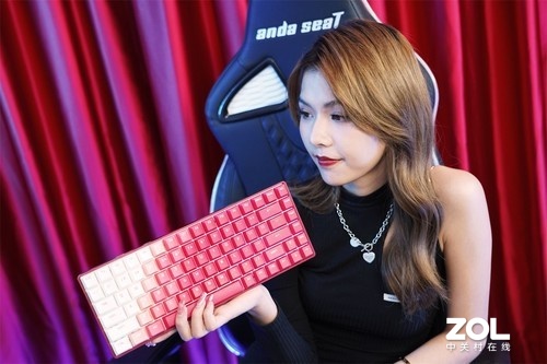 年度最紅的鍵盤 達爾優A84鍵盤圖賞 年度最紅的鍵盤 達爾優A84鍵盤圖賞