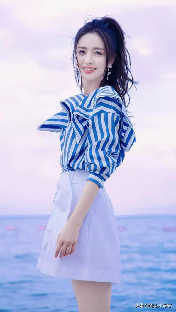 佟麗婭，清雅俏麗，優雅迷人