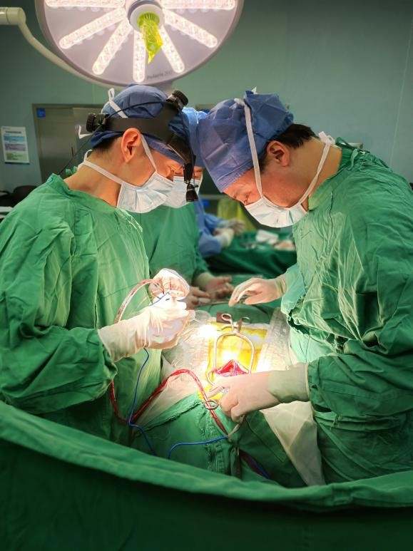 她摸到頸部有豆粒大小的硬結,沒想到竟然是腫瘤 她摸到頸部有豆粒大小的硬結,沒想到竟然是腫瘤