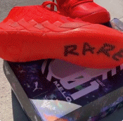 拉梅羅-鮑爾的首款簽名鞋，售價125美元