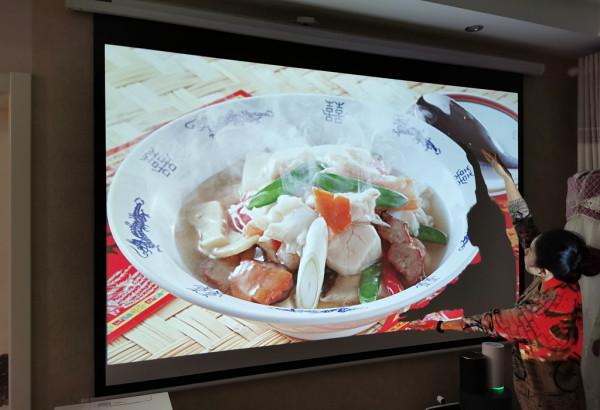 2800光源流明,搭載華為海思晶片 2800光源流明,搭載華為海思晶片