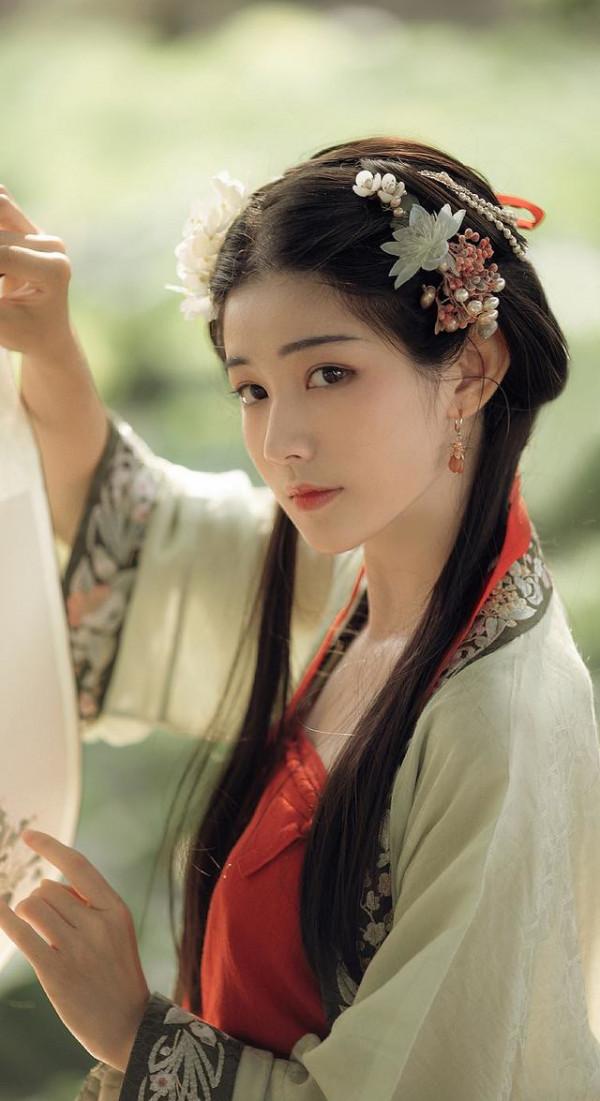 李煜寫在手帕上的一首悼亡詩，短短20字，卻思念至極、悲傷至極