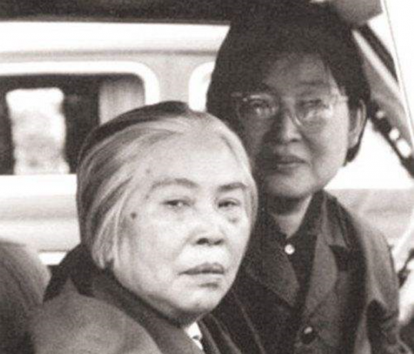 1984年賀子珍病逝，上海市委請示葬禮的規格，鄧小平一句話定調