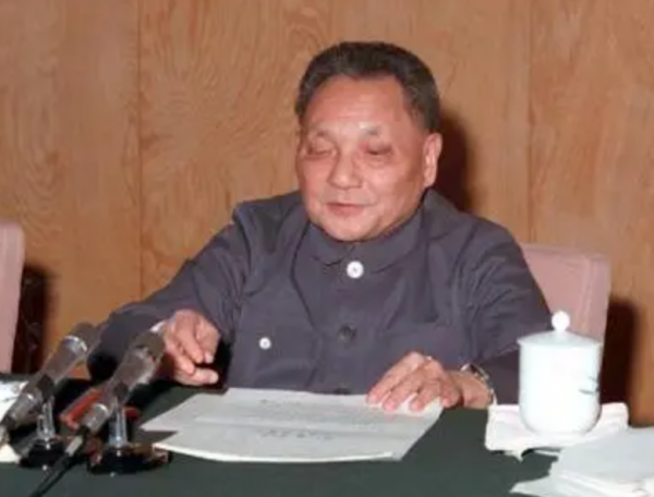 勃列日涅夫逝世，我方是否要參加葬禮？鄧公用一妙招緩和中蘇關係