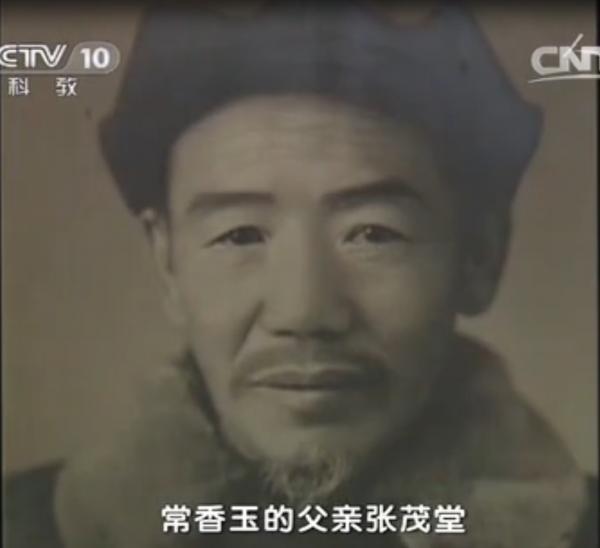 常香玉65歲演出,觀眾的熱情像極了野性消費的網友,卻累壞了大師 常香玉65歲演出,觀眾的熱情像極了野性消費的網友,卻累壞了大師