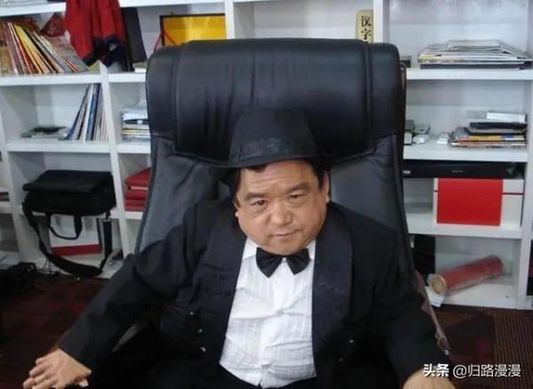 國內第一矮星陳三木，身高1米28，4任妻子都很漂亮