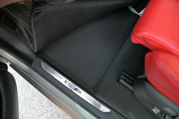 二手寶馬X5M:百萬效能SUV,4.4T雙渦輪增壓,5折購 二手寶馬X5M:百萬效能SUV,4.4T雙渦輪增壓,5折購