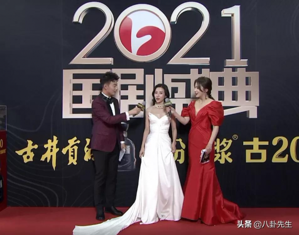 國劇盛典紅毯:張萌臉腫,董潔劉濤狀態好,黎耀祥鄧萃雯久違合體 國劇盛典紅毯:張萌臉腫,董潔劉濤狀態好,黎耀祥鄧萃雯久違合體